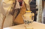 Januis Clausa : homélie du jeudi de la Grande Semaine à la messe chrismale, par Mgr Carlo Maria Viganò – 28 mars 2024