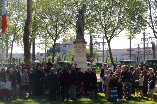 Hommage à Sainte Jeanne d'Arc à Angers malgré l'interdiction