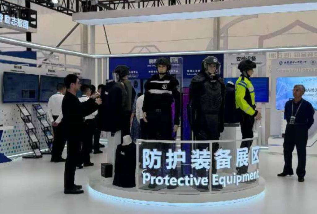 La Chine va former 3 000 policiers étrangers et exporter ses outils de surveillance