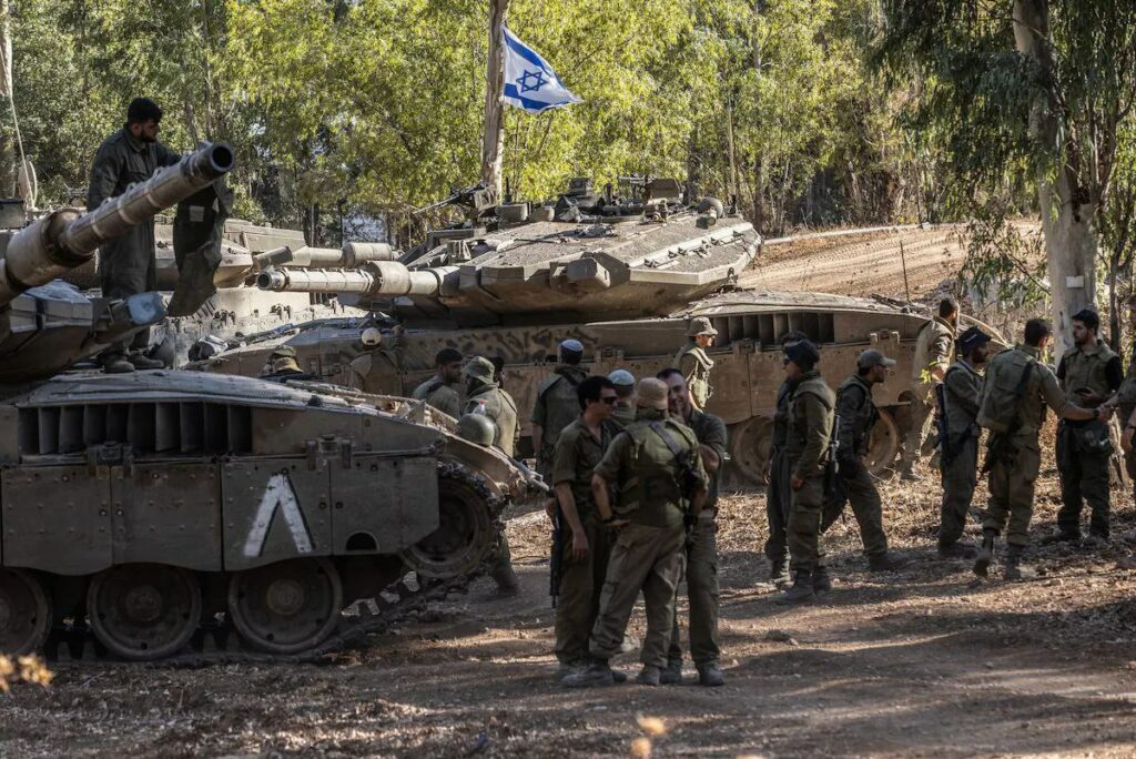 L'armée israélienne masse des chars à la frontière libanaise