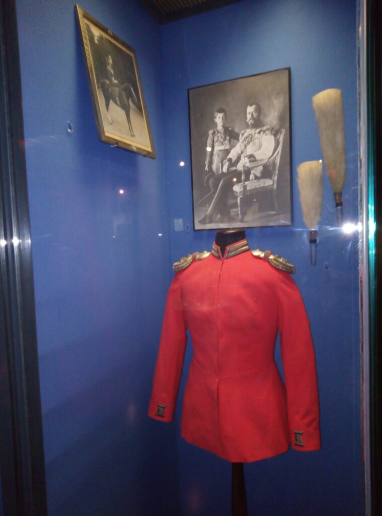 Découvrez la Salle des trésors impériaux russes du Musée royal de l’Armée, à Bruxelles