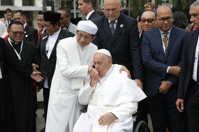 El Papa : « Ne convertissez pas, mais luttez contre le changement climatique »