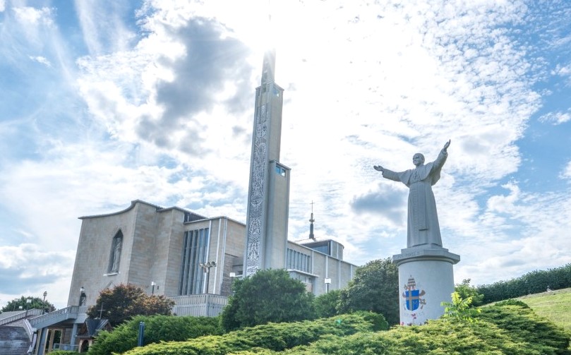 Trump visitera le sanctuaire de Notre-Dame de Czestochowa en Pennsylvanie avec le président polonais