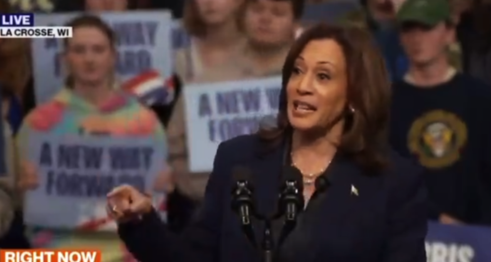 Kamala Harris se moque d'étudiants qui proclament « le Christ est Roi » : « Vous êtes au mauvais rassemblement »