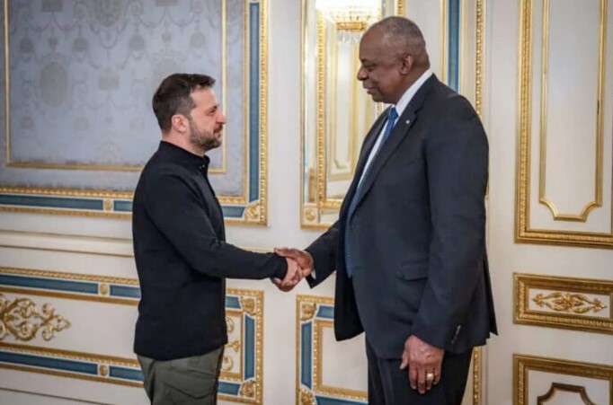 Rencontre entre Vlodomyr Zelensky et le Secrétaire d’État à la Défense des États-Unis, Lloyd Austin 