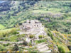 Le château de Beaufort est situé à Goudet dans la Haute-Loire, en région Auvergne-Rhône-Alpes.