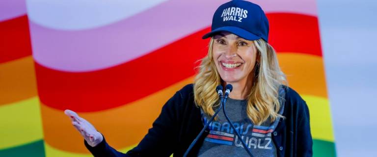 Julia Roberts lors d'un rassemblement pro Harris