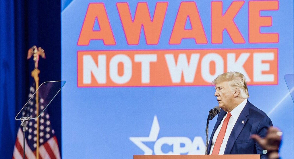 Donald Trump, résolument anti-woke