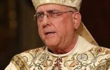 Mgr Naumann, anti-avortement, remplacé par Mgr McKnight, pro-avortement