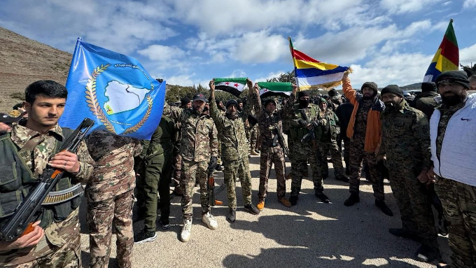 De nouveaux affrontements en Syrie font au moins 100 morts