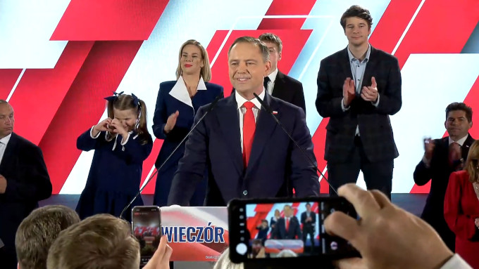 Karol Nawrocki remporte les élections : la Pologne se protège contre l’avortement et l’idéologie woke