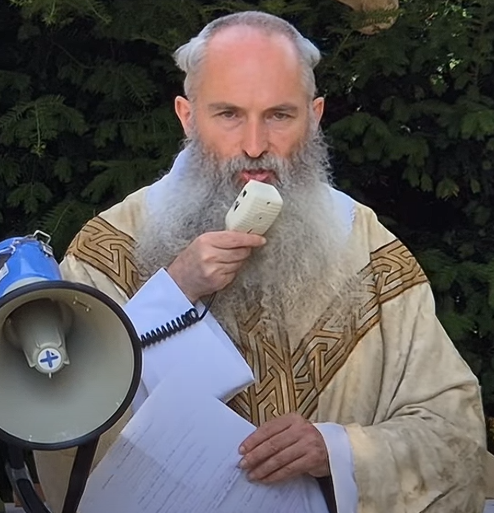 RP Joseph : "Jeanne a été le meilleur des politiques. Il n'est de seule vraie politique que celle voulue par Dieu"