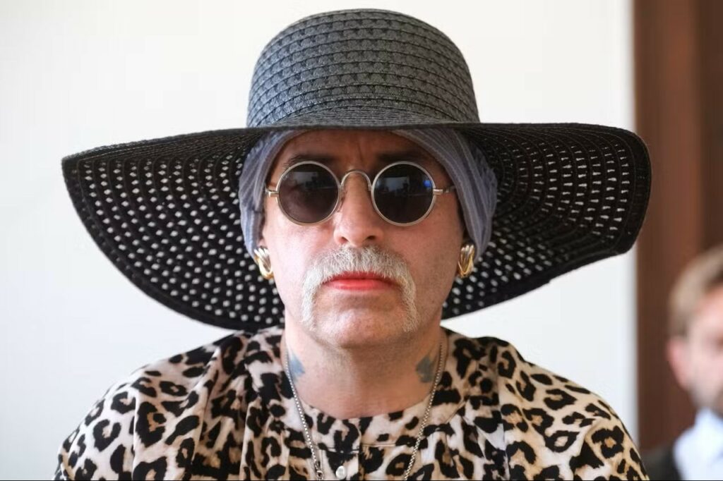 En Allemagne, Sven Liebich, considéré un néo-nazi transphobe change de sexe pour purger sa peine dans une prison pour femme