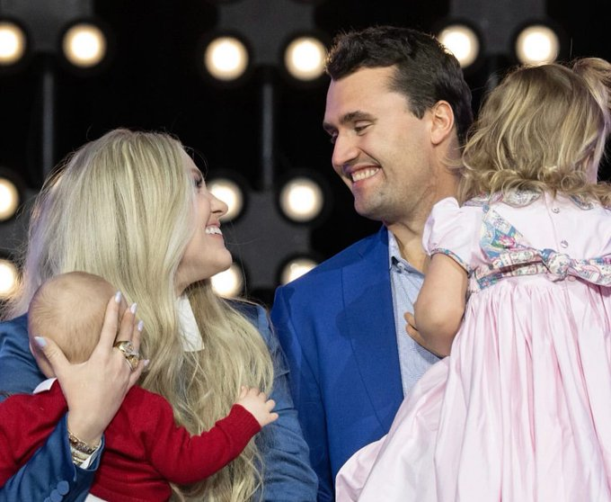 Charlie Kirk, assassiné le 10 septembre 2025, et sa famille