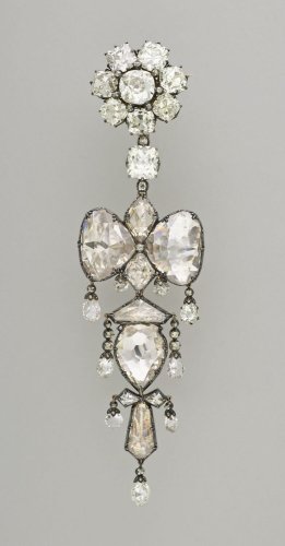 Broche dite broche reliquaire, 1855, Diamants, or , Paris, Musée du Louvre, volée le 19 octobre 2025