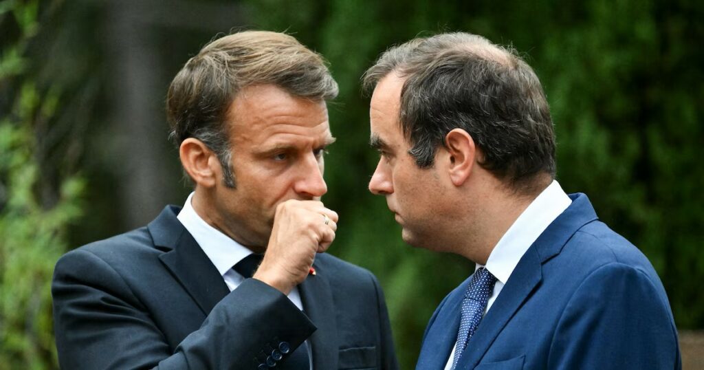 Emmanuel Macron et Sébastien Lecornu, Premier ministre démissionnaire
