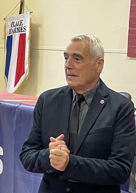 D'anciens officiers à Macron : "Au nom de l’intérêt supérieur du pays, nous vous adjurons de quitter au plus vite vos fonctions"