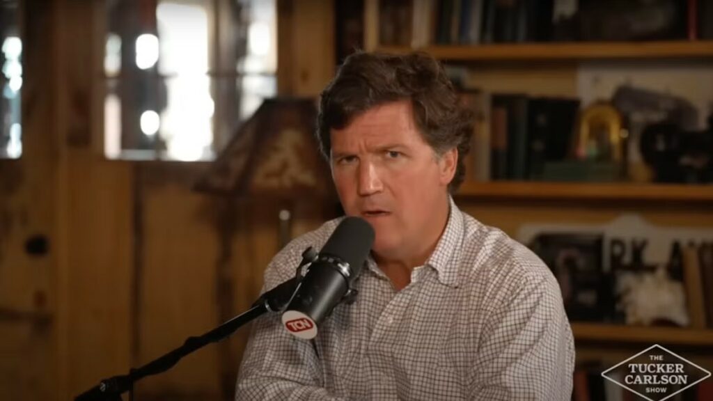 L'influenceur américain Tucker Carlson 