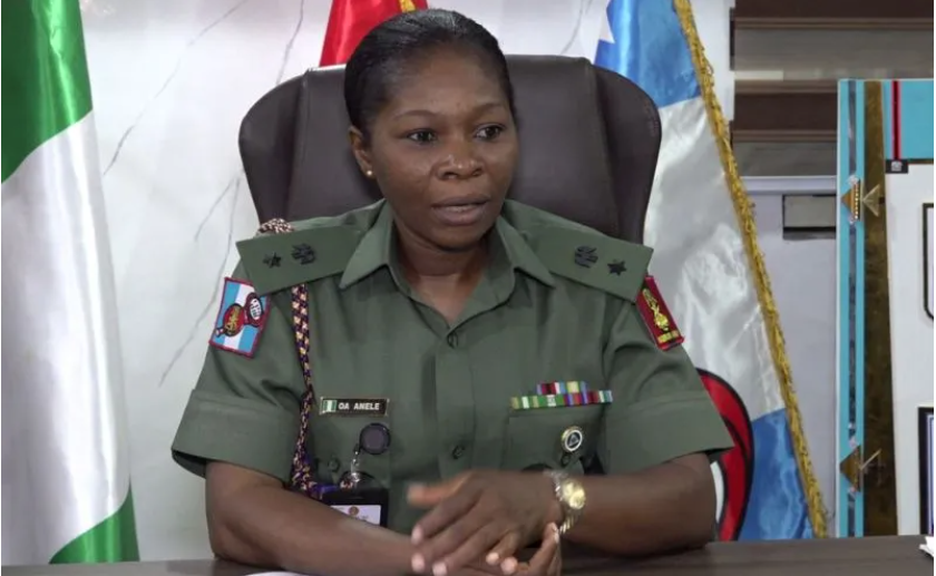 Officier supérieur et porte-parole de l’armée nigériane, elle prie chaque jour le Rosaire