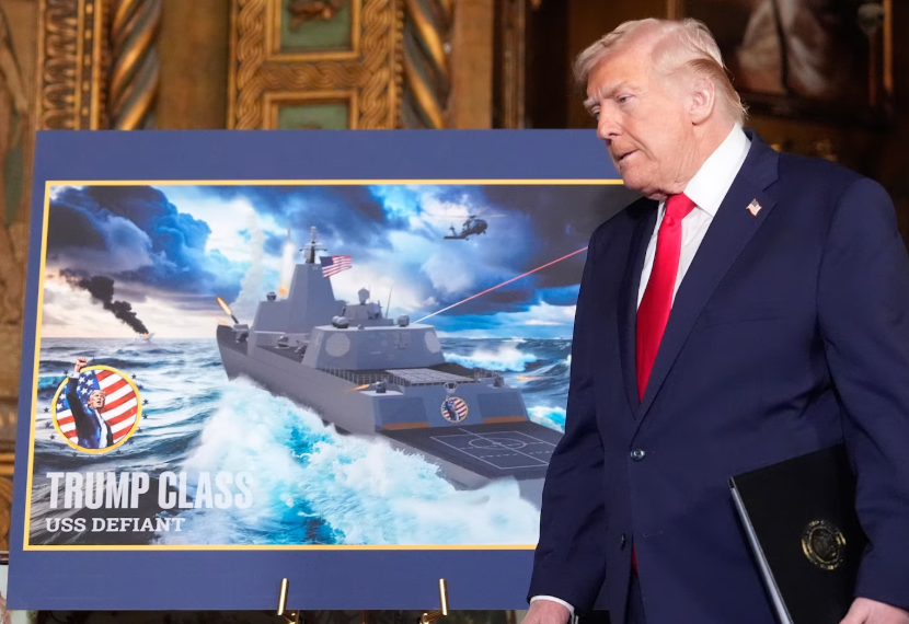 Trump présente la « classe Trump » de cuirassés armés de lasers