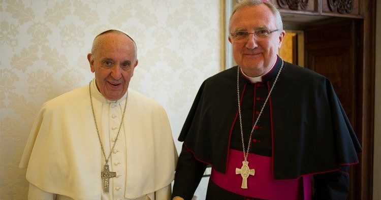 Le cardinal Roche avec le pape François