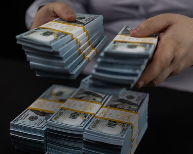 Perquisitions aux domiciles de douaniers corrompus en Ukraine