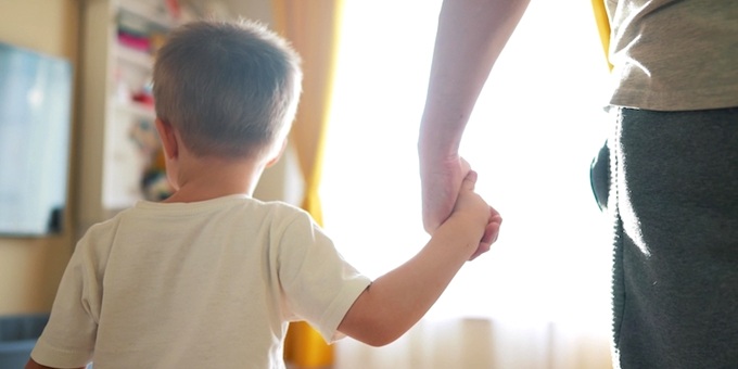 Un juge fédéral américain ordonne à une école de cesser d'exposer un enfant de 5 ans à des livres pro-LGBT