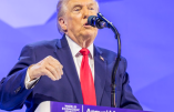 Trump à Davos : un discours de conquérant et quelques moqueries contre Macron