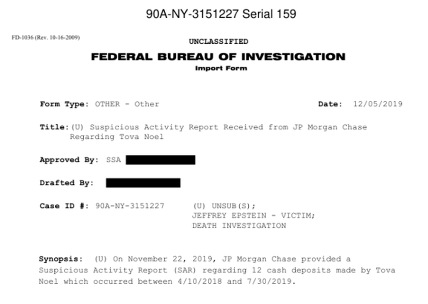 Des sacs de documents déchiquetés après la mort d'Epstein