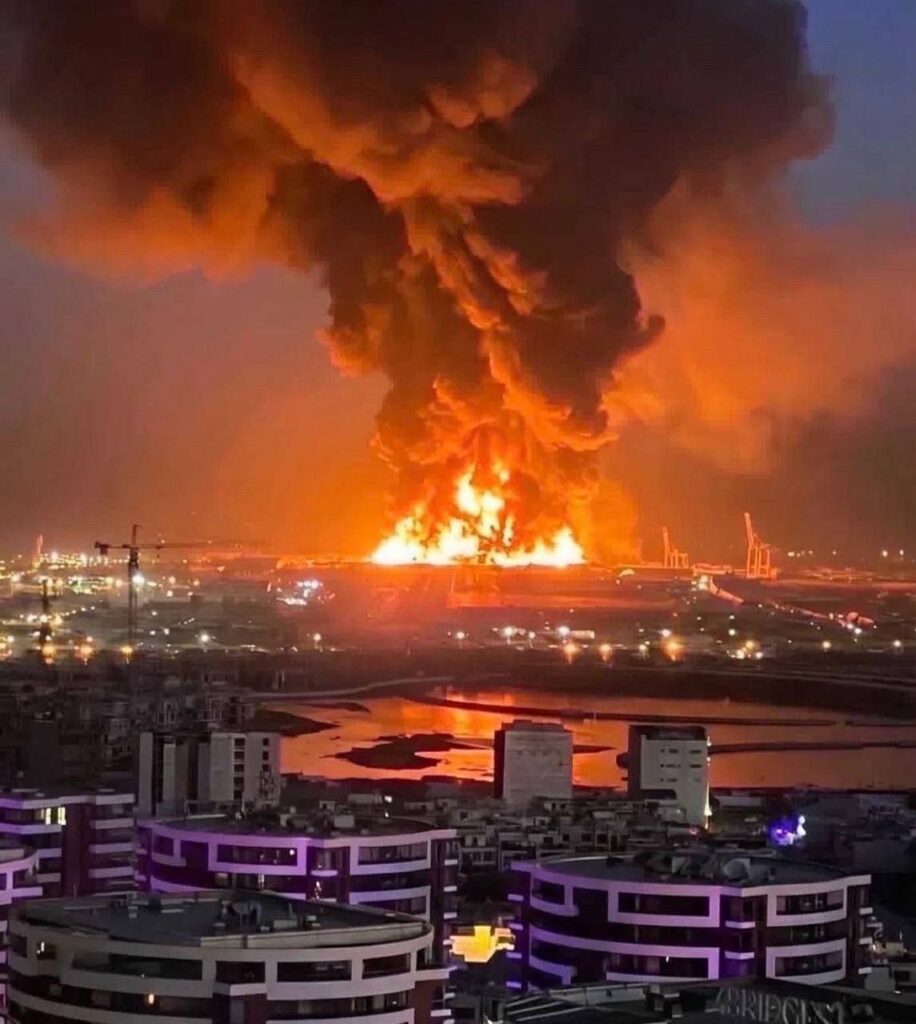 Base américaine d'Erbil en flammes après l'attaque iranienne