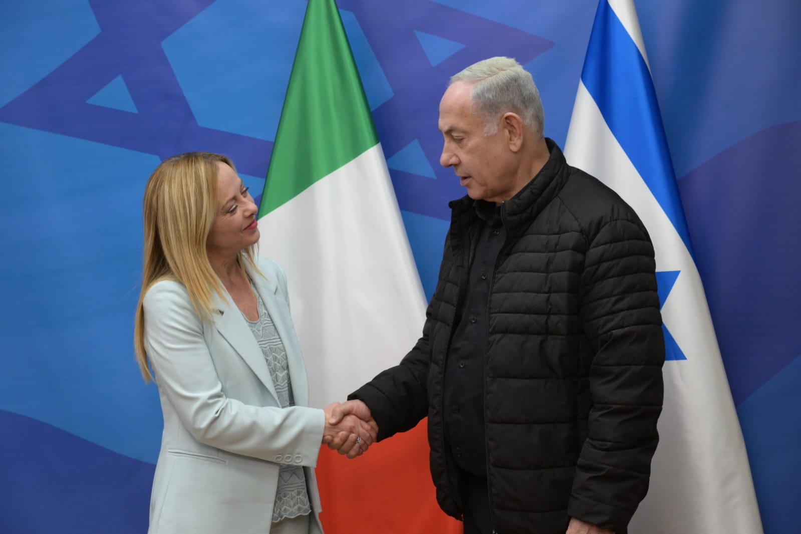 Italie - 13 avril 2026 - Giorgia Meloni suspend le renouvellement automatique de l’accord de défense avec Israël, compte tenu de la situation actuelle