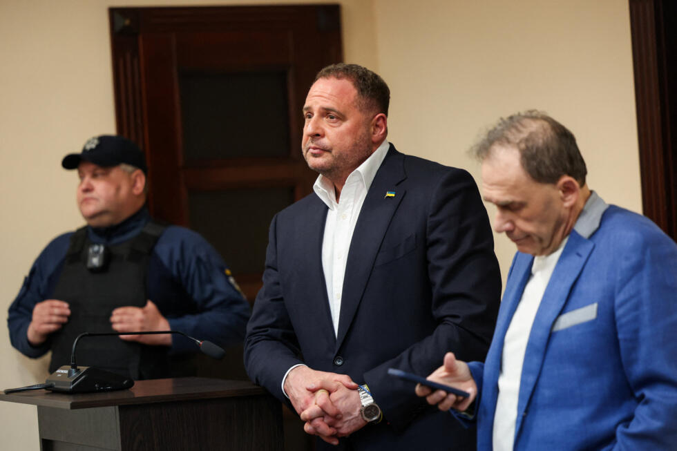 Mai 2026 - Andriy Yermak, ancien chef de cabinet du président ukrainien Volodymyr Zelensky, a été formellement inculpé de blanchiment d'argent 