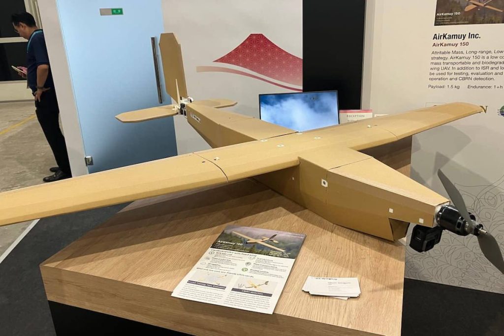 Le Japon dévoile un drone en carton à bas coût