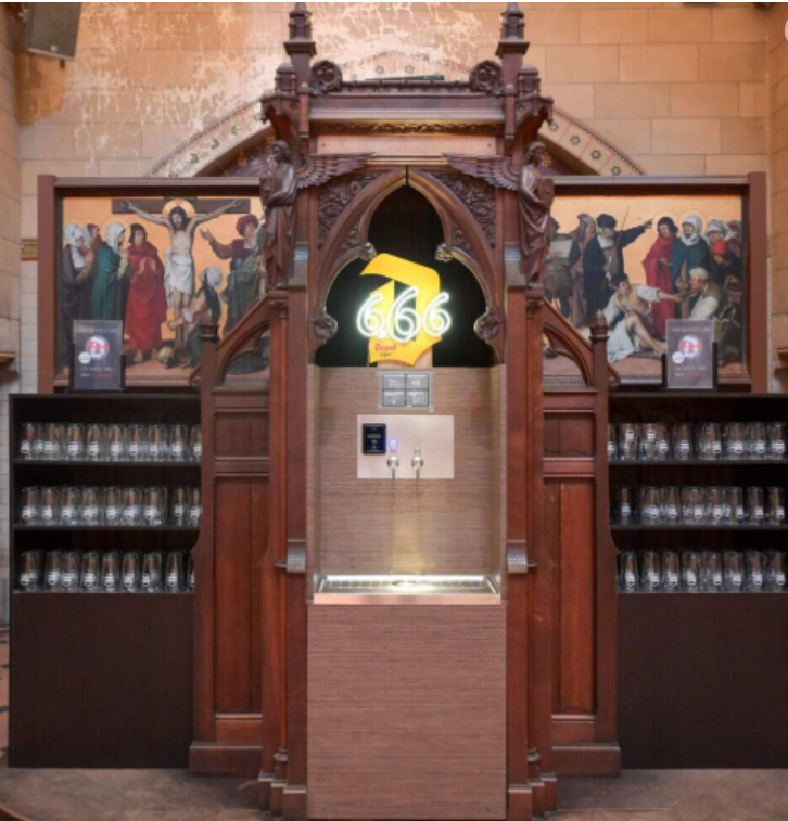 Anvers : un confessionnal transformé en distributeur de bière 666