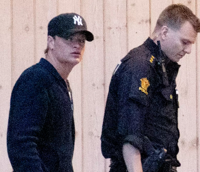 Fils de la princesse Mette-Marit liée à Epstein, Marius Borg Høiby est condamné à 4 ans de prison