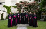 L'abbé Davide Pagliarani et les 6 évêques de la FSSPX