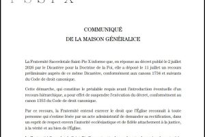 Controverse  sur l’opportunité ou pas du recours administratif de la FSSPX contre le décret d’excommunication.